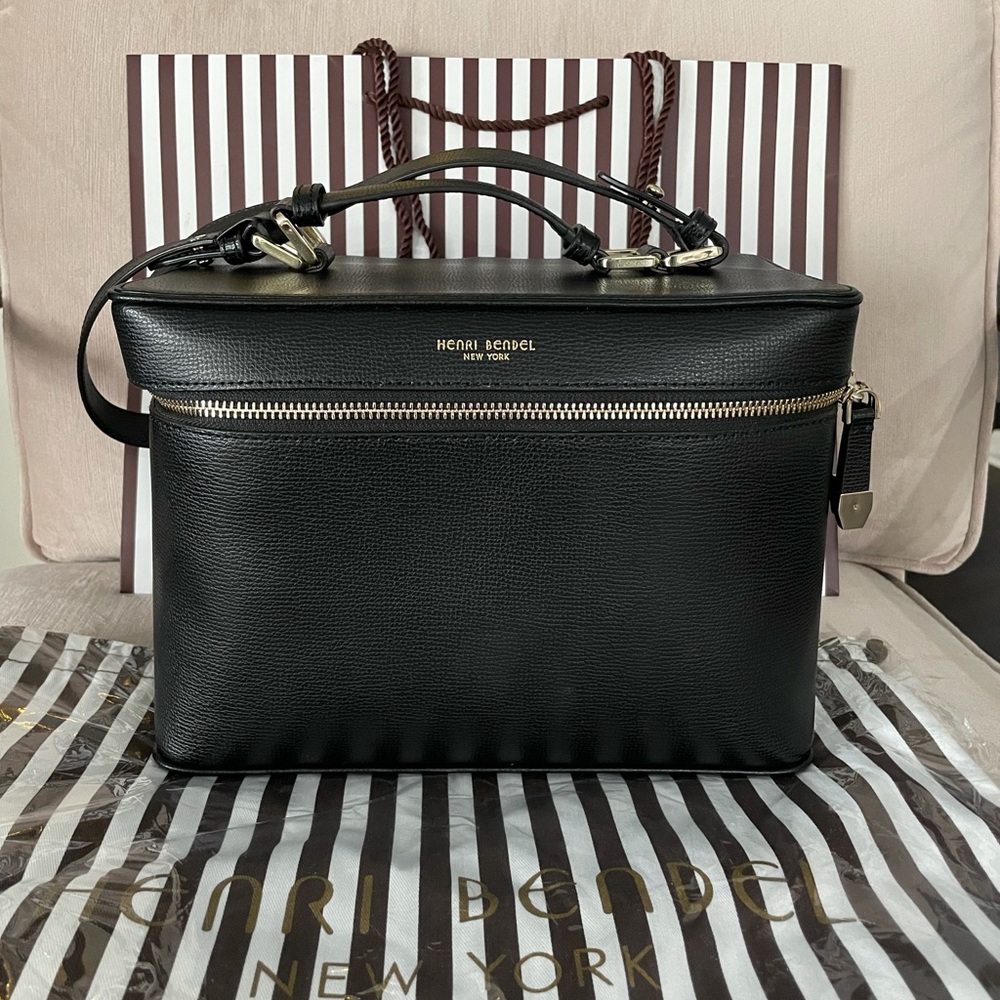 NWT Henri Bendel W 57 Train Case Leather